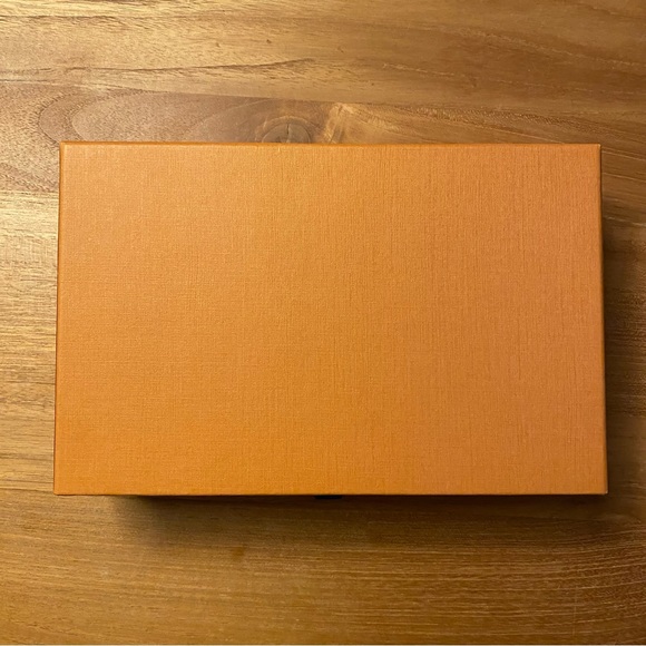 Louis Vuitton accessories box and pouch - Picture 3 of 12